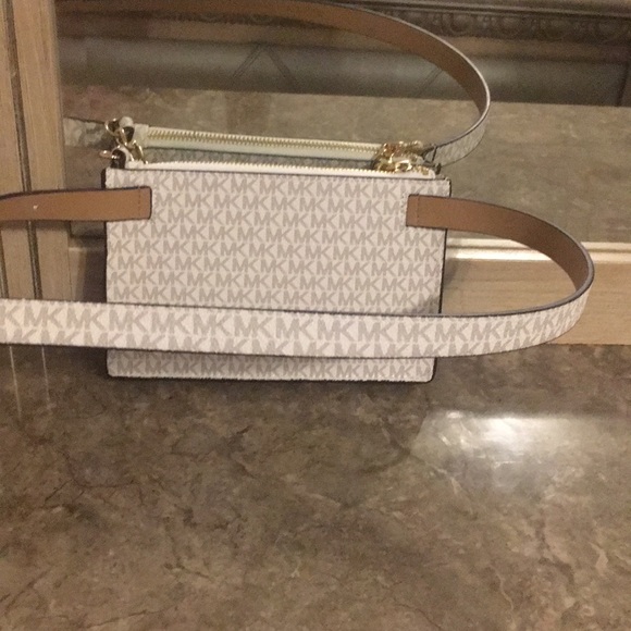 🌻MICHAEL Michael Kors belt bag (adjustable) NEW - Picture 9 of 13